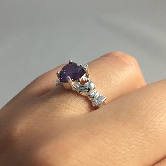 Jewelry Claddagh ring Irish symbol of love loyalty friendship silver purple new - Picture 7 of 8